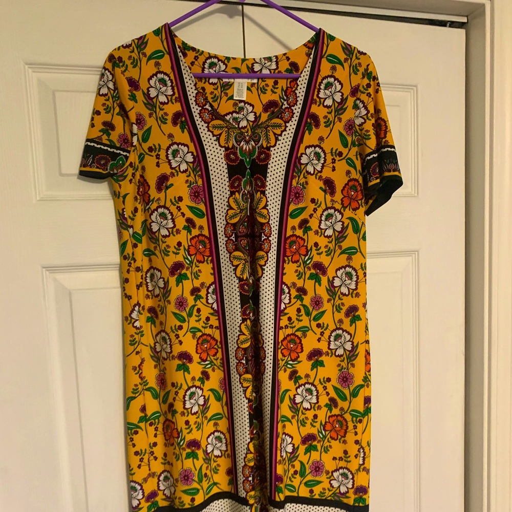 Fun cocktail dress! Size 6, worn once